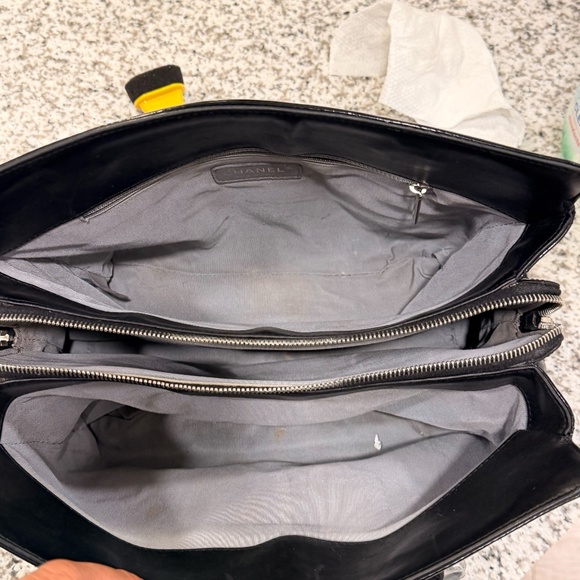 Chanel  Patent Leather Lipstick Tote - Picture 5 of 5